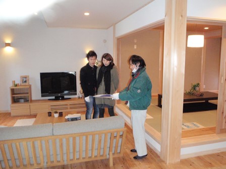 松谷邸完成見学会 003.jpg